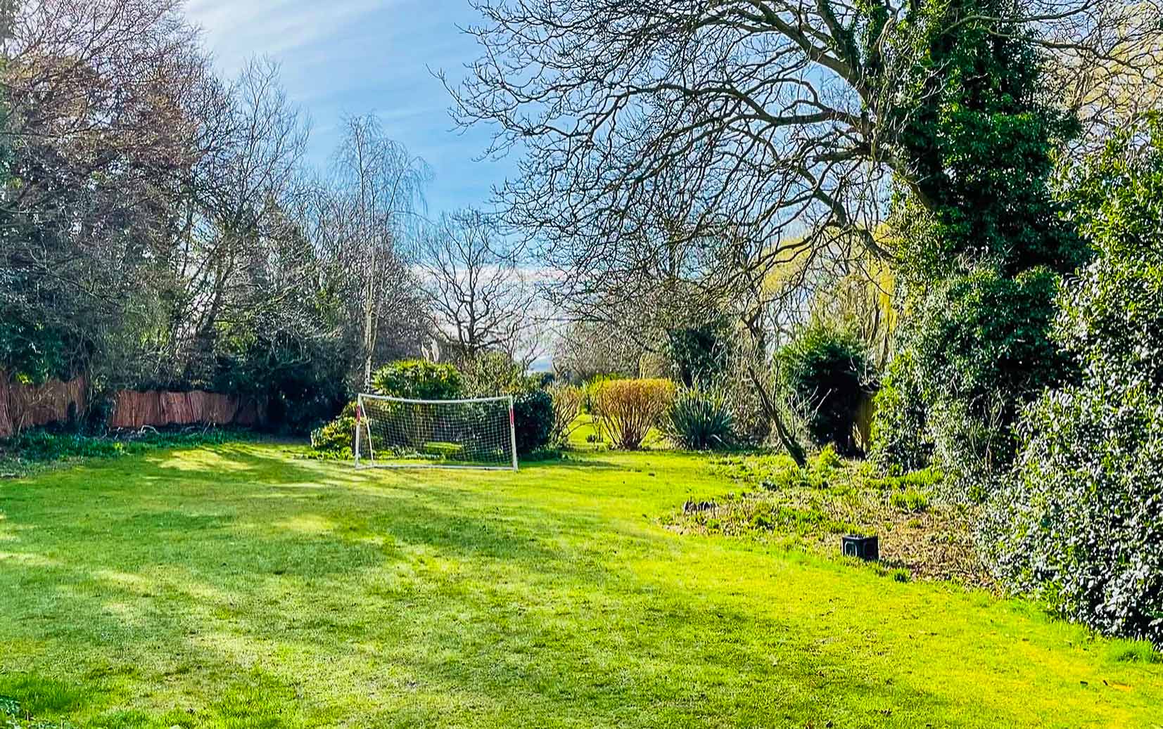 Riverside-garden